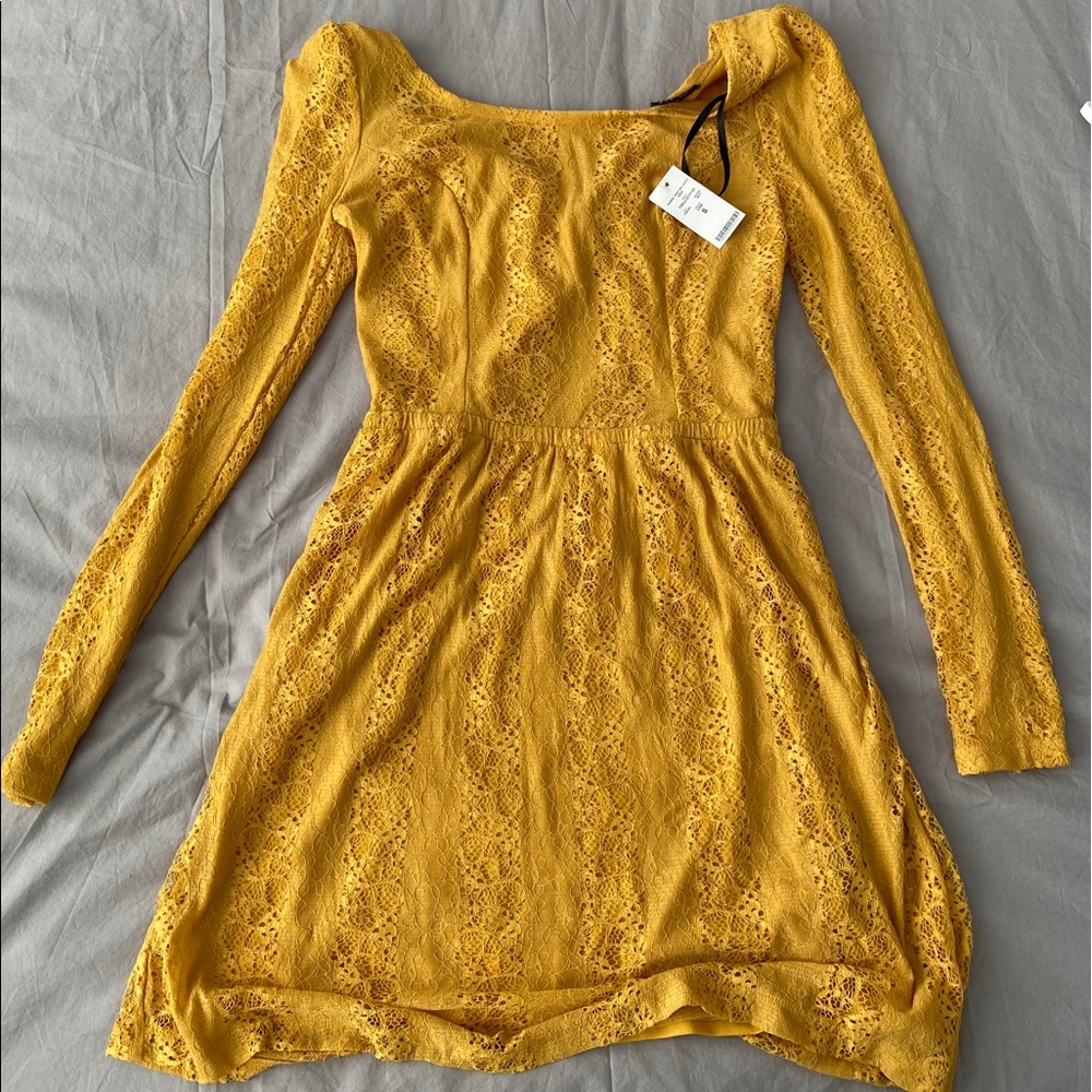 SMALL Bebe lacy long sleeve Dress